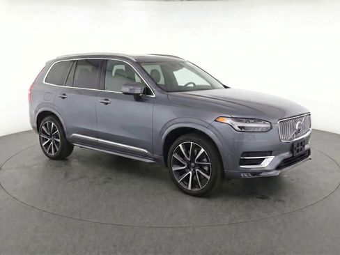Certified 2023 Volvo XC90 B6 Plus AWD/4WD image 2