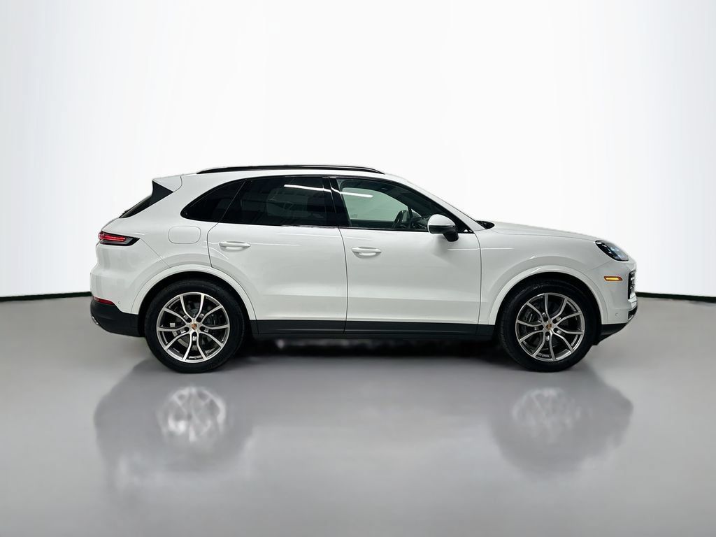 Certified 2025 Porsche Cayenne AWD/4WD image 8