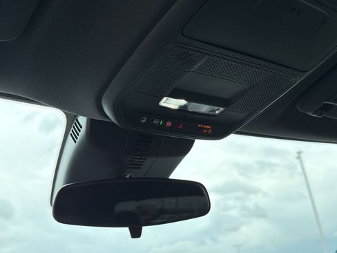 Used 2024 Chevrolet Traverse LS FWD image 19