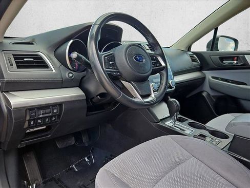 Used 2018 Subaru Outback 2.5i Premium AWD/4WD image 10