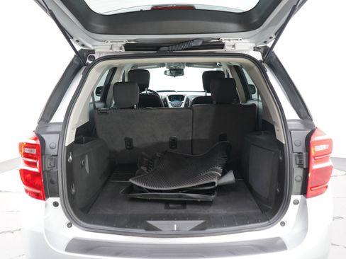 Used 2017 Chevrolet Equinox LT w/ Convenience Package FWD image 16
