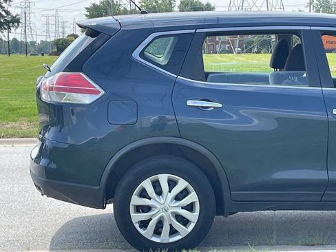 Used 2015 Nissan Rogue S AWD/4WD image 9