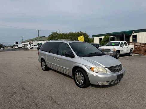 Used 2004 Chrysler Town & Country Limited w/ Trailer Tow Group FWD image 1