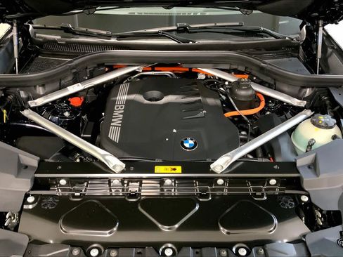 New 2026 BMW X5 xDrive50e image 16