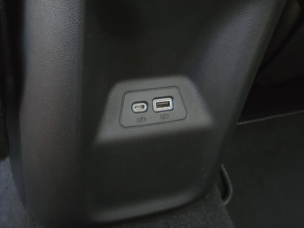 Used 2021 Buick Envision Essence w/ Technology Package I AWD/4WD image 16