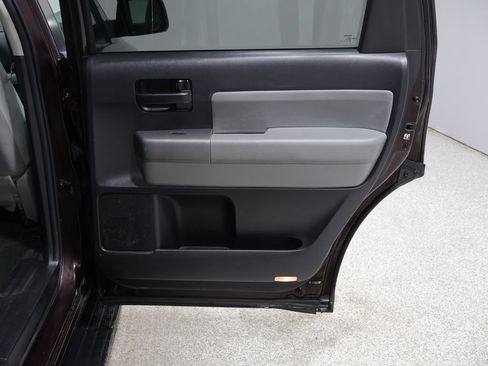 Used 2016 Toyota Sequoia SR5 AWD/4WD image 20