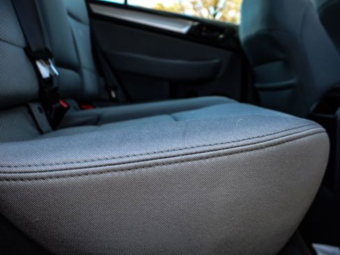 Used 2019 Subaru Outback 2.5i image 17