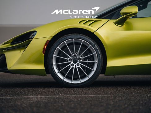 Used 2025 McLaren Artura Spider image 16