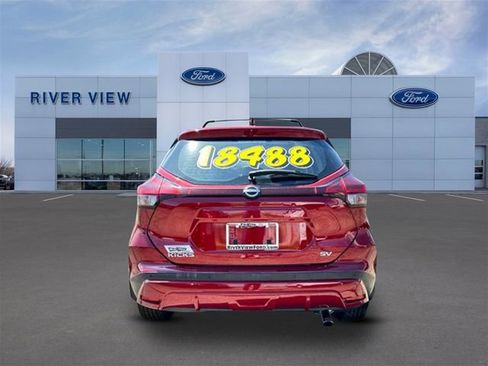 Used 2022 Nissan Kicks SV w/ Interior Electronics Package FWD image 5