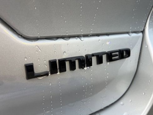 Used 2025 Jeep Grand Cherokee Limited image 6