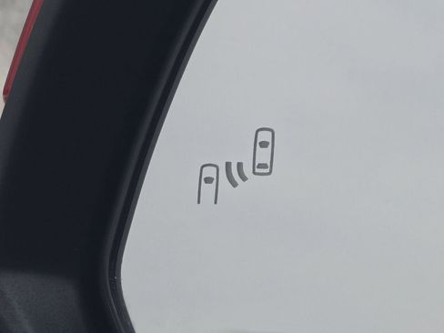 Used 2023 Toyota Tacoma TRD Off-Road image 7