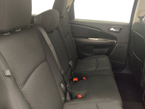 Used 2020 Dodge Journey SE w/ SE Popular Equipment Group FWD image 19