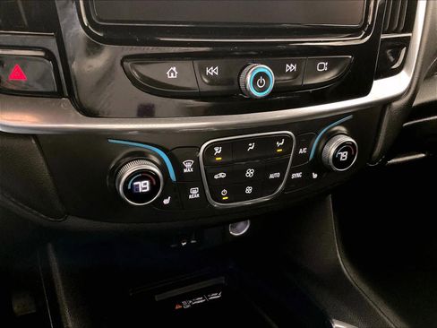 Used 2023 Chevrolet Traverse LT AWD/4WD image 25