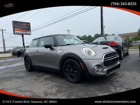 Used 2017 MINI Cooper S FWD image 1