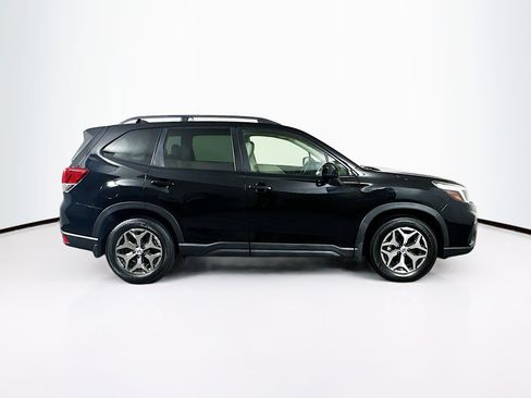 Used 2020 Subaru Forester Premium image 10