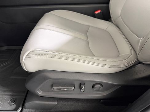 Certified 2024 Honda Pilot Touring image 13