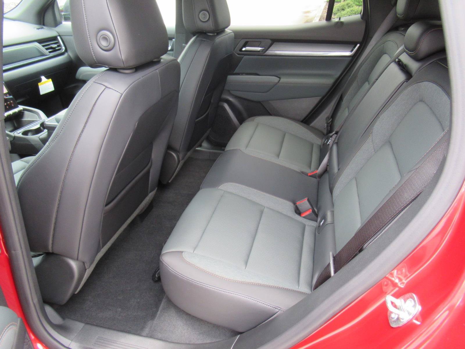 New 2027 GMC Terrain AT4 w/ Convenience Package III AWD/4WD image 32