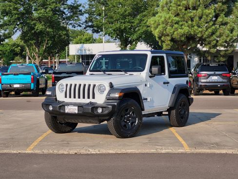 Used 2023 Jeep Wrangler Sport AWD/4WD image 2
