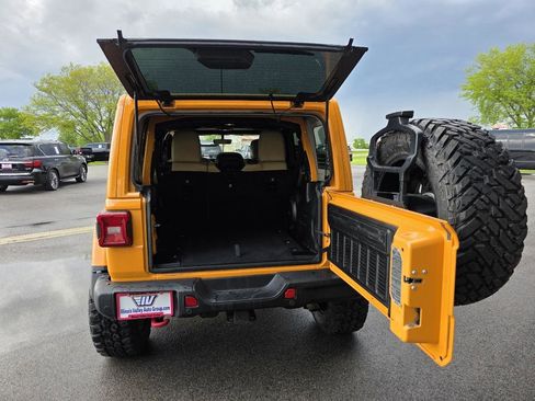 Used 2018 Jeep Wrangler Unlimited Rubicon w/ Uconnect 4C Nav & Sound Group AWD/4WD image 14