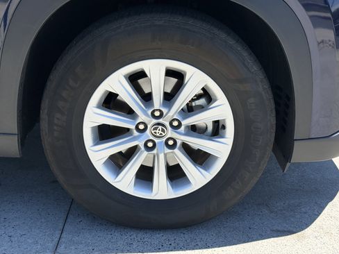 Used 2024 Toyota Grand Highlander AWD Hybrid image 11