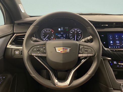 Used 2025 Cadillac XT6 Premium Luxury AWD/4WD image 16