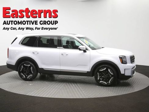 Used 2025 Kia Telluride S FWD image 51