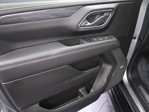 Used 2023 GMC Yukon SLT image 13