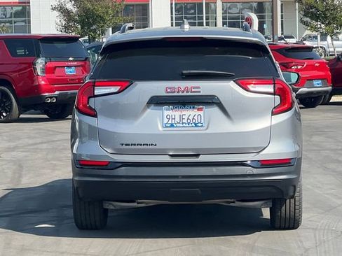 Used 2023 GMC Terrain SLE w/ Elevation Edition image 5