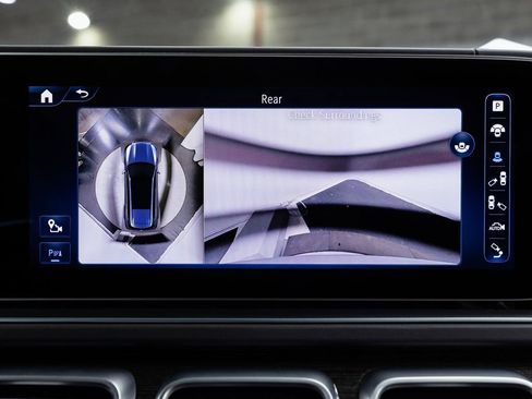 Used 2024 Mercedes-Benz GLS 63 AMG 4MATIC image 18