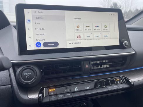 Used 2025 Toyota Prius XLE image 15