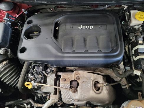 Used 2019 Jeep Cherokee Limited AWD/4WD image 30