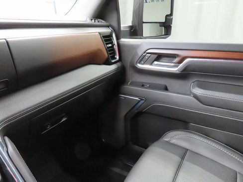 Used 2024 GMC Sierra 2500 Denali w/ Technology Package image 24