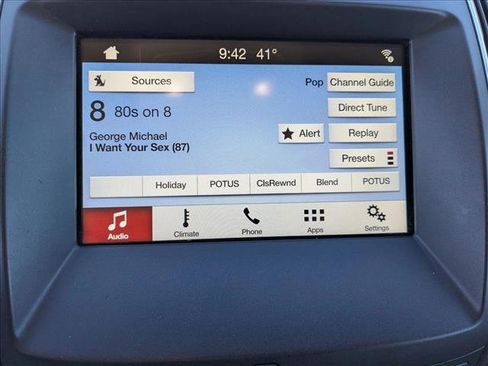 Used 2018 Ford Edge Titanium image 13