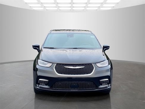 New 2026 Chrysler Pacifica Select image 4