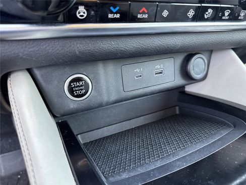 Used 2023 Nissan Rogue SL w/ SL Premium Package FWD image 26