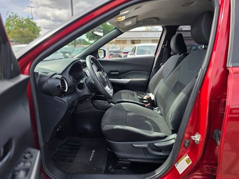 Used 2019 Nissan Kicks SV FWD image 13