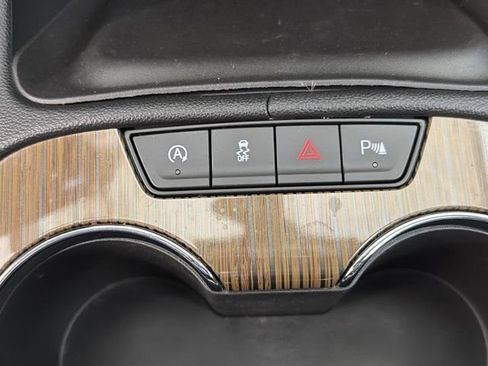 Certified 2020 GMC Acadia SLE w/ Driver Convenience Package FWD image 31