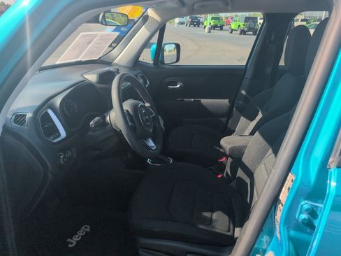 Used 2021 Jeep Renegade Latitude AWD/4WD image 16