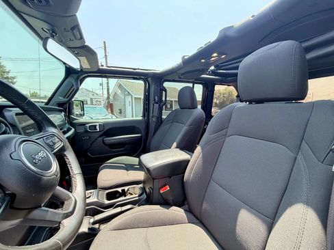 Used 2023 Jeep Wrangler Unlimited w/ Cold Weather Group AWD/4WD image 36