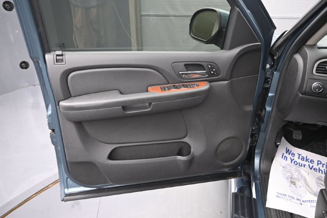 Used 2008 GMC Sierra 1500 SLT w/ SLT Preferred Package AWD/4WD image 12