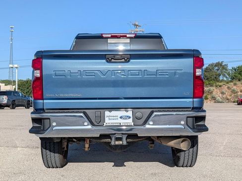 Used 2026 Chevrolet Silverado 2500 LT w/ Safety Package AWD/4WD image 6