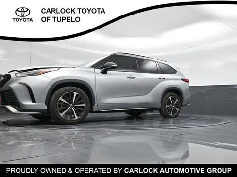 Used 2022 Toyota Highlander XSE FWD image 48