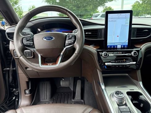 Used 2022 Ford Explorer King Ranch w/ Premium Technology Package AWD/4WD image 42