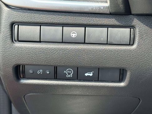 Used 2026 Nissan Rogue SV AWD/4WD image 19