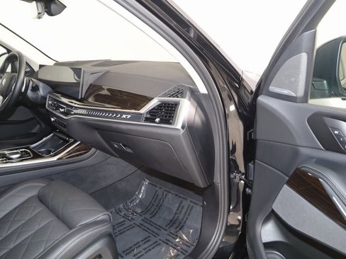 Used 2023 BMW X7 xDrive40i w/ Premium Package image 46