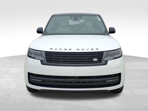 Used 2024 Land Rover Range Rover Long Wheelbase SE image 2
