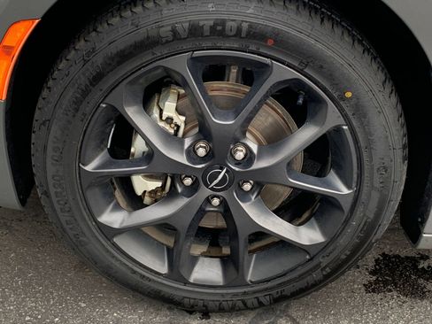 Used 2025 Chrysler Pacifica Limited image 34