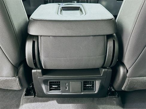 Used 2024 Chevrolet Silverado 1500 Custom image 24