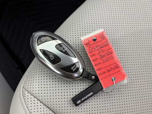 Used 2024 Hyundai Kona Limited AWD/4WD image 35