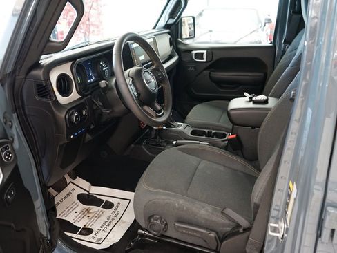 Used 2024 Jeep Wrangler Unlimited AWD/4WD image 25